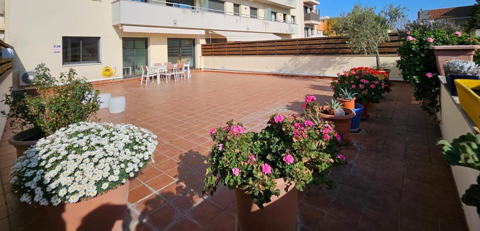 Apartamento Vilallonga Figueres  Ngoại thất bức ảnh