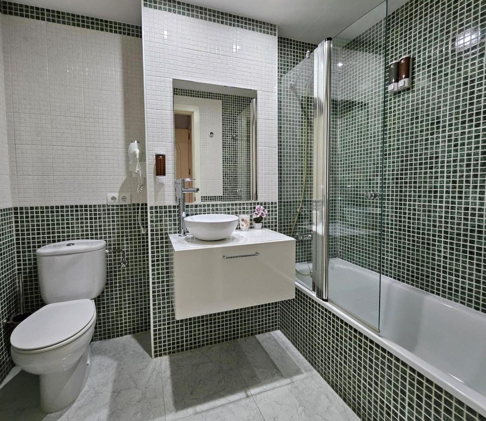 Apartamento Vilallonga Figueres  Ngoại thất bức ảnh